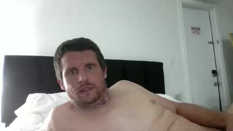 Snapshot of makereadyeddy chatting on 05.27.26 makereadyeddy online show from 05.27.26