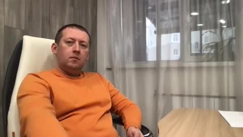 Snapshot of maks199402 chatting on 12.18.25 maksoffice online show from 12.18.25