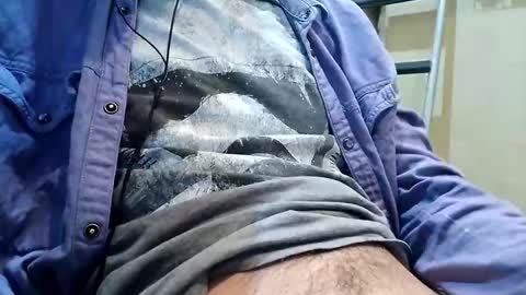 Snapshot of makukabig chatting on 10.15.25 makukabig online show from 10.15.25