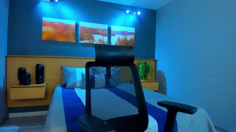 Snapshot of malaikah_colette chatting on 10.09.25 Malaikah online show from 10.09.25