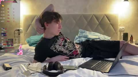 Snapshot of malcolm_yang chatting on 02.08.25 Tom and Mark 3 online show from 02.08.25