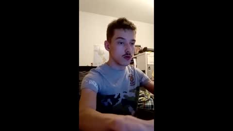 Snapshot of male20y chatting on 04.19.26 male20y online show from 04.19.26