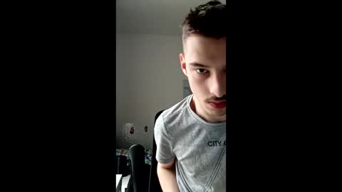 Snapshot of male20y chatting on 04.24.26 male20y online show from 04.24.26