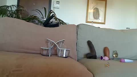 Snapshot of male_in_stockings chatting on 12.21.24 Sissy in stockings online show from 12.21.24