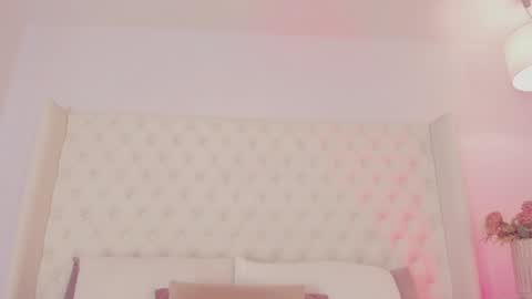 Snapshot of malena_angel_ chatting on 12.30.24 Malena Angel online show from 12.30.24