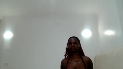 Snapshot of malia_baby chatting on 05.21.26 malia online show from 05.21.26