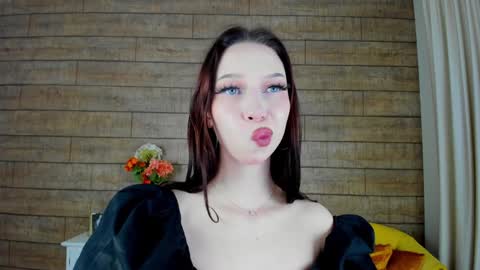 Snapshot of malialandre chatting on 01.23.25 Malialandre online show from 01.23.25