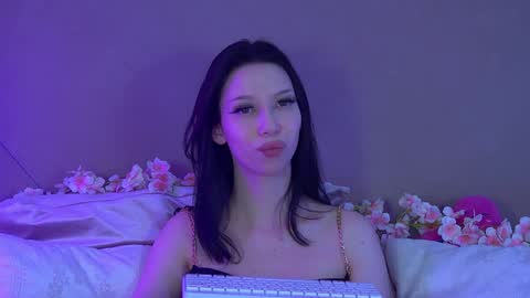 Snapshot of malialandre chatting on 01.27.25 Malialandre online show from 01.27.25