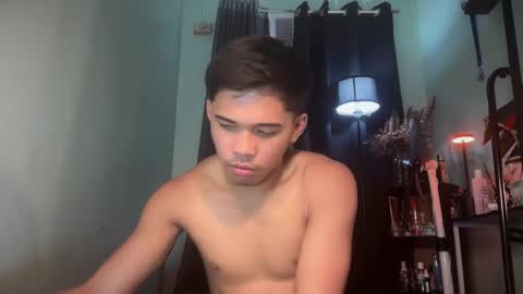 Snapshot of malikgray chatting on 10.23.25 Malik  online show from 10.23.25