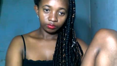 malinah01 online show from 12.18.24