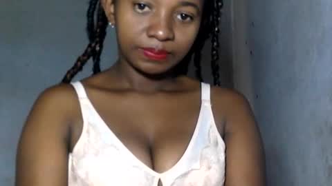 malinah01 online show from 12.19.24