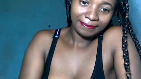 malinah01 online show from 12.19.24