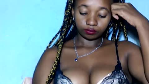 malinah01 online show from 01.25.25