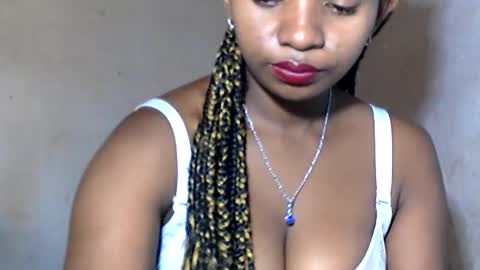 malinah01 online show from 01.28.25