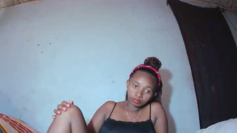 malinah01 online show from 09.17.25