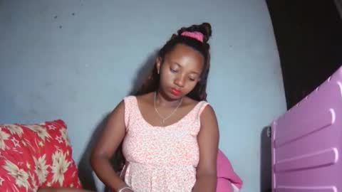 malinah01 online show from 10.01.25