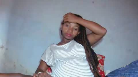 malinah01 online show from 10.24.25