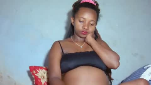 malinah01 online show from 10.30.25