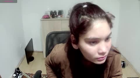 Snapshot of mallorymyers chatting on 09.28.25 mallorymyers online show from 09.28.25