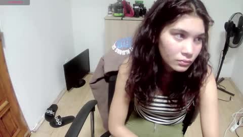 Snapshot of mallorymyers chatting on 10.09.25 mallorymyers online show from 10.09.25