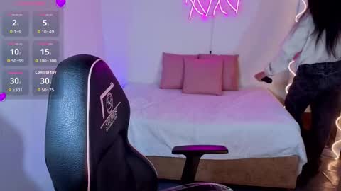 Malory  online show from 10.17.25