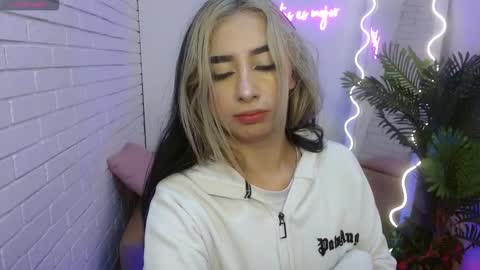 Malory  online show from 11.22.25