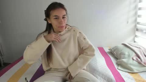 instagram  nueela   online show from 09.27.25