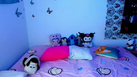 Snapshot of malud_09 chatting on 10.29.25 online show from 10.29.25