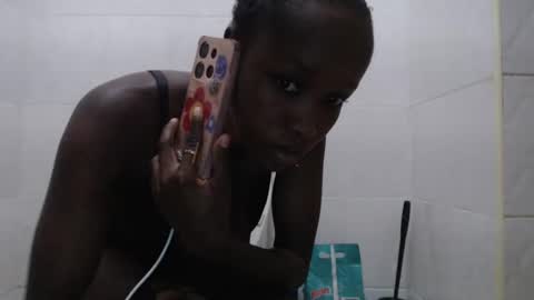 Snapshot of mamaapussy chatting on 02.21.25 mamaa online show from 02.21.25