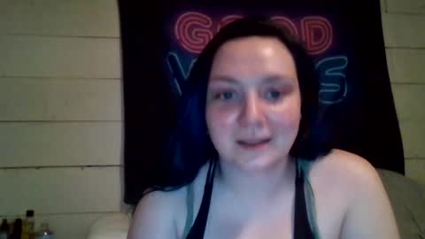 Snapshot of mamabig95 chatting on 07.05.26 bbwgothmom666 online show from 07.05.26