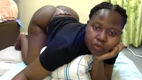 Snapshot of mamasita2023 chatting on 10.10.25 mamasita2023 online show from 10.10.25