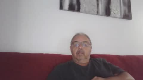 Snapshot of mambow99 chatting on 01.04.25 OLDMANFREE online show from 01.04.25