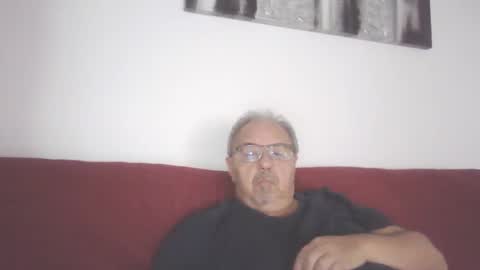 Snapshot of mambow99 chatting on 03.01.25 OLDMANFREE online show from 03.01.25