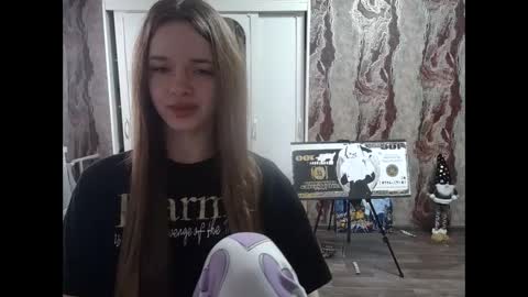 Mamie Trish online show from 02.20.25