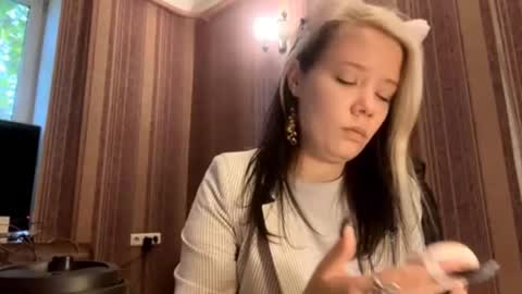 Lia online show from 09.13.25
