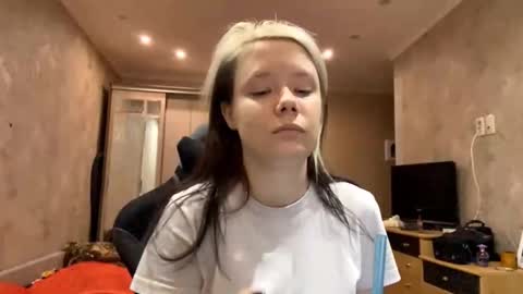 Lia online show from 09.15.25