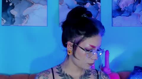   online show from 11.19.25