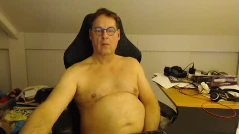 Snapshot of man2havefun chatting on 12.12.24 man2havefun online show from 12.12.24