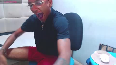 man_san11 online show from 12.19.24