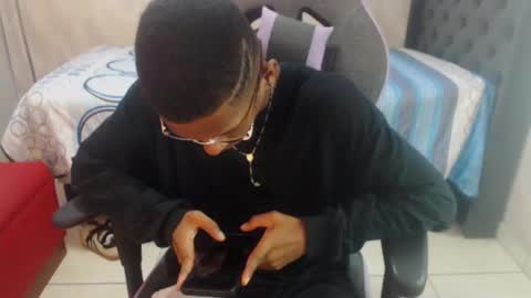 man_san11 online show from 01.13.25