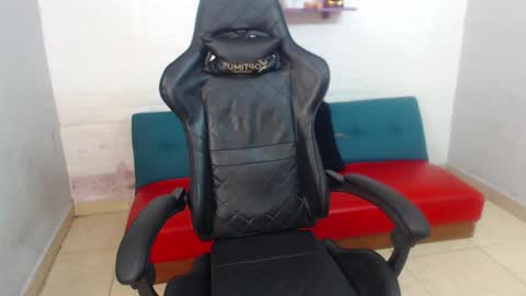 man_san11 online show from 11.15.25