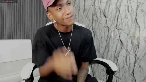 man_san11 online show from 11.18.25