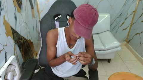 Snapshot of man_sant11 chatting on 04.06.26 man_sant11 online show from 04.06.26