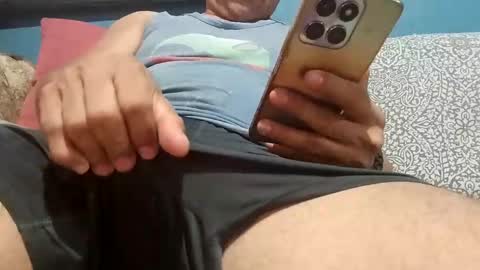 Snapshot of mandrilo7379 chatting on 10.04.25 mandrilo7379 online show from 10.04.25