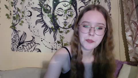 Snapshot of mandymilson chatting on 02.08.25 Mandy online show from 02.08.25