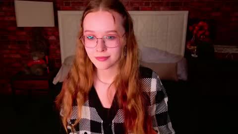 Snapshot of mandymilson chatting on 03.05.25 Mandy online show from 03.05.25