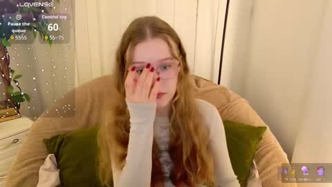 Snapshot of mandymilson chatting on 09.21.25 Mandy online show from 09.21.25