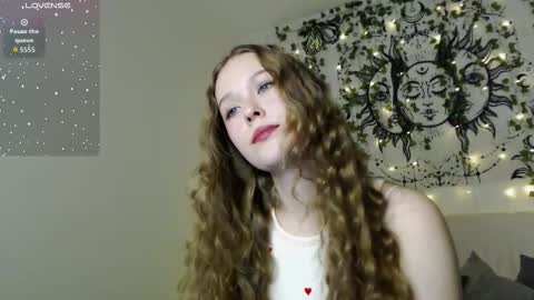 Snapshot of mandymilson chatting on 10.02.25 Mandy online show from 10.02.25