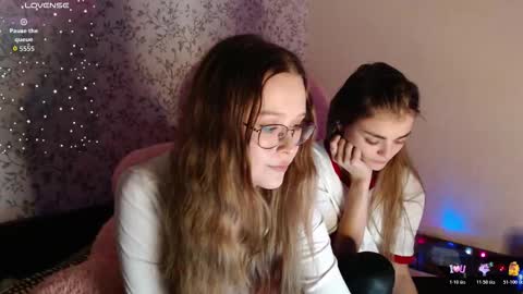 Snapshot of mandymilson chatting on 10.19.25 Mandy online show from 10.19.25