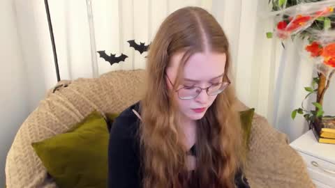 Snapshot of mandymilson chatting on 10.25.25 Mandy online show from 10.25.25